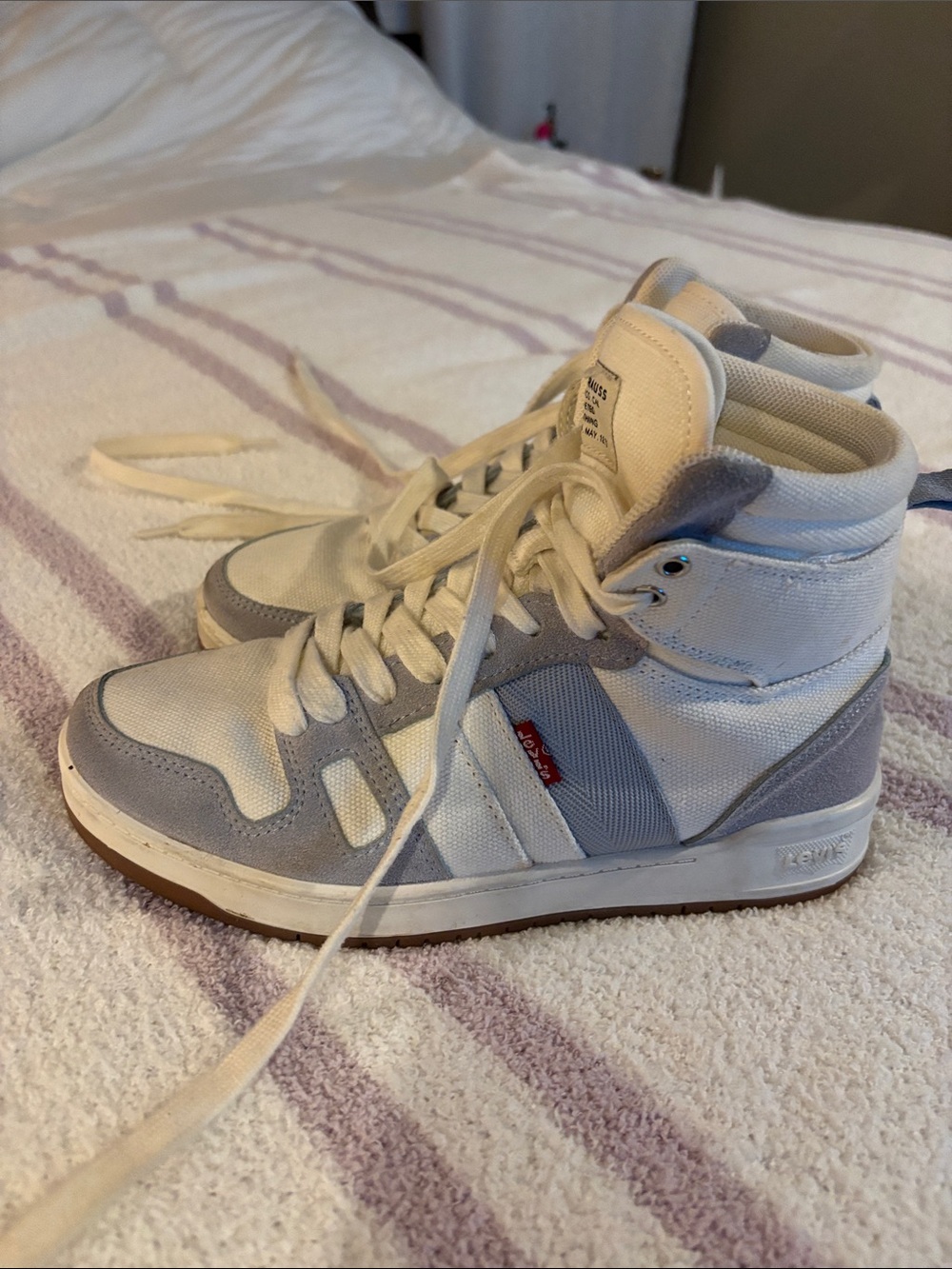 Authentic Levi’s Women’s High Tops